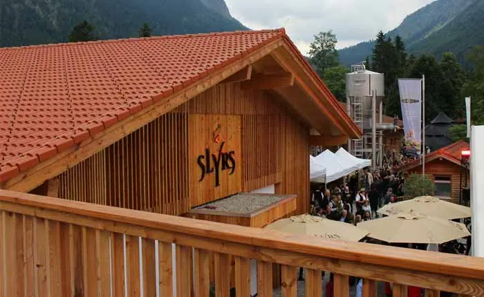Die Slyrs Brennerei wurde 2007 neu gebaut Die Slyrs Brennerei wurde 2007 neu gebaut